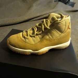 Green and gold 11's and black 4's